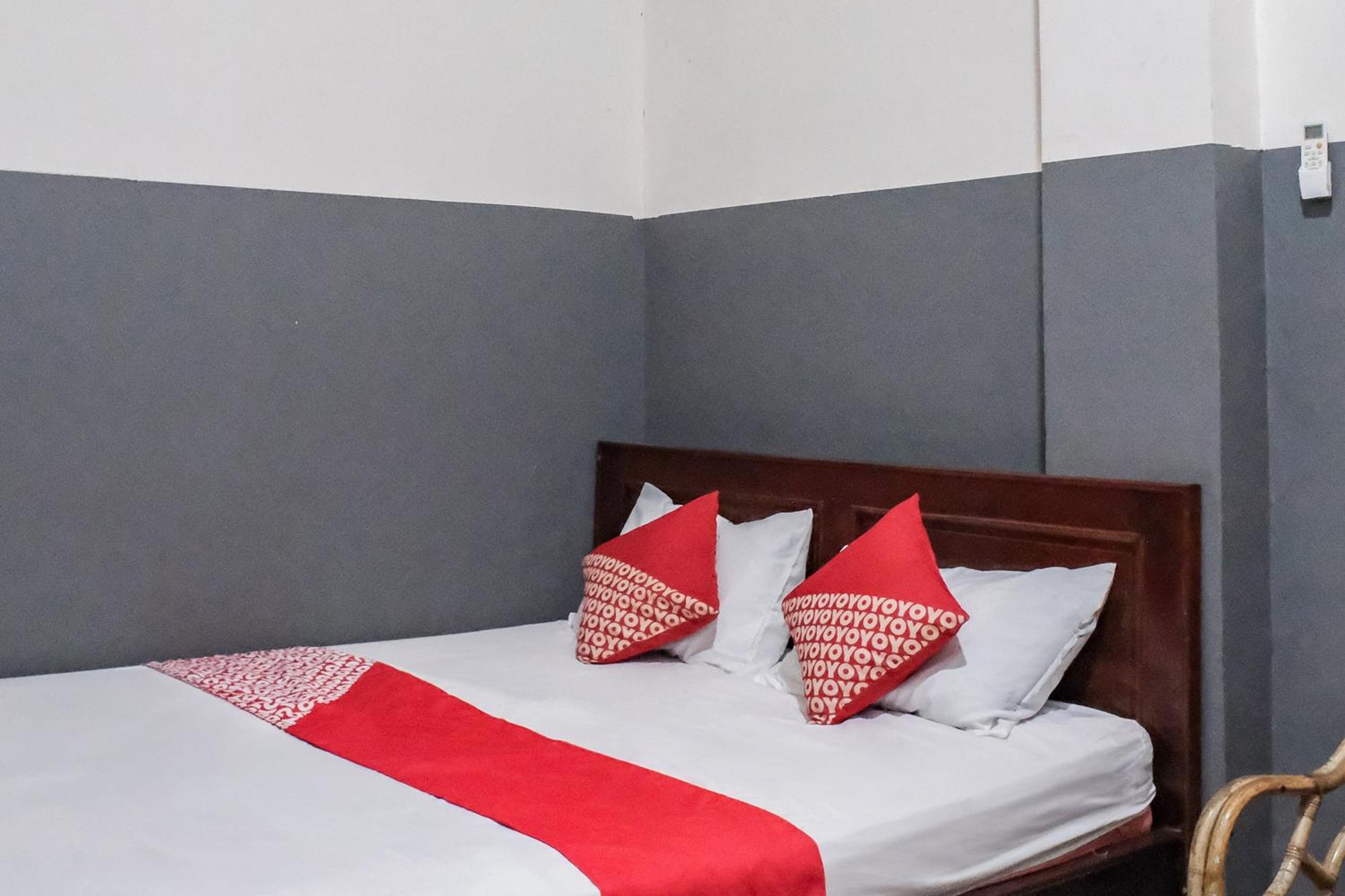 Oyo 93117 Penginapan Tiga Dara Jayapura Exterior foto