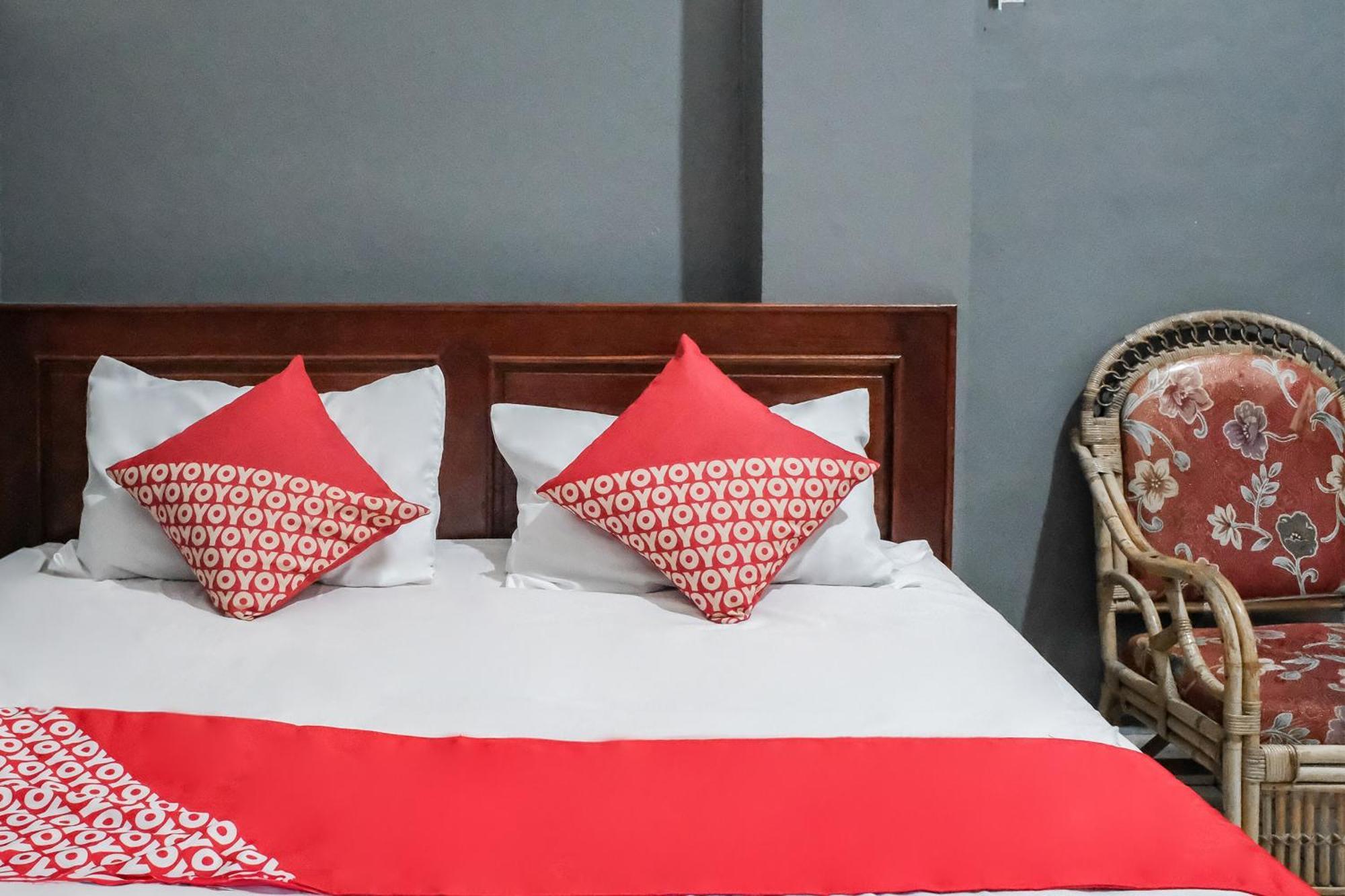 Oyo 93117 Penginapan Tiga Dara Jayapura Exterior foto